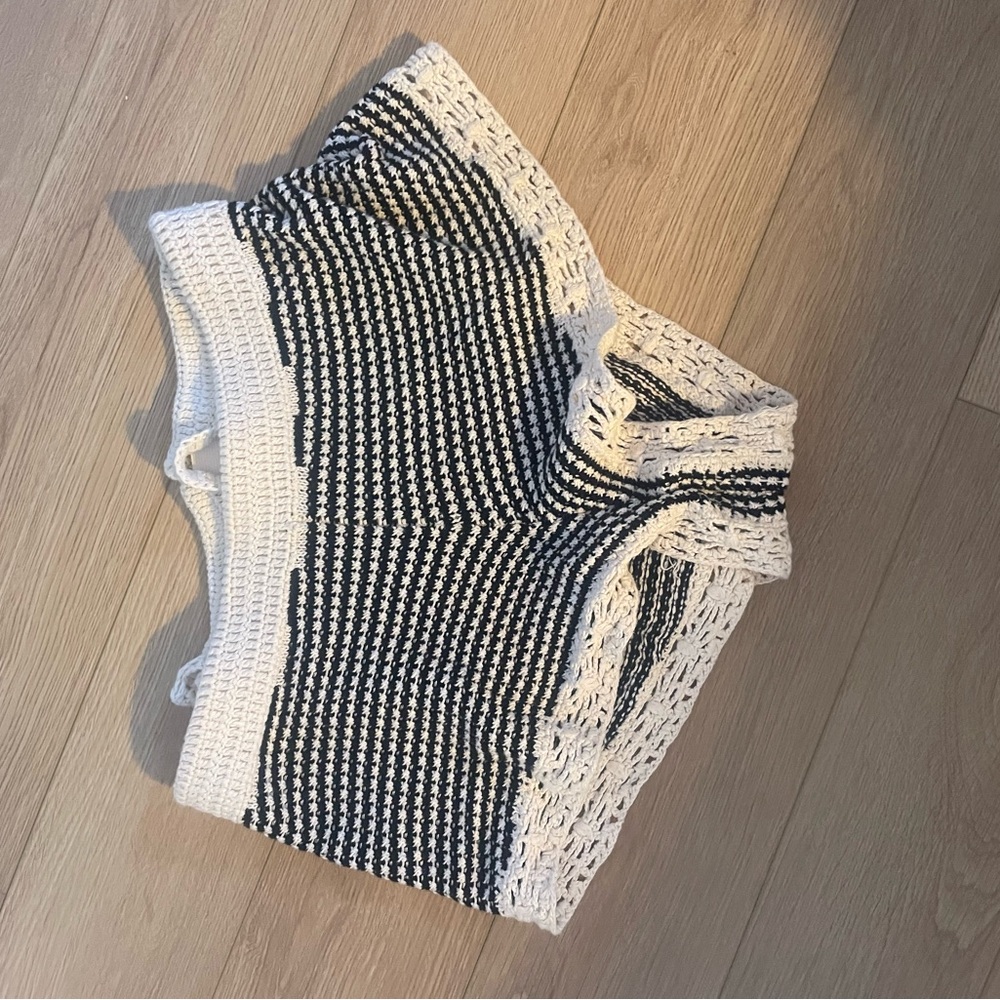 BEACH SHORTS FROM AERIE